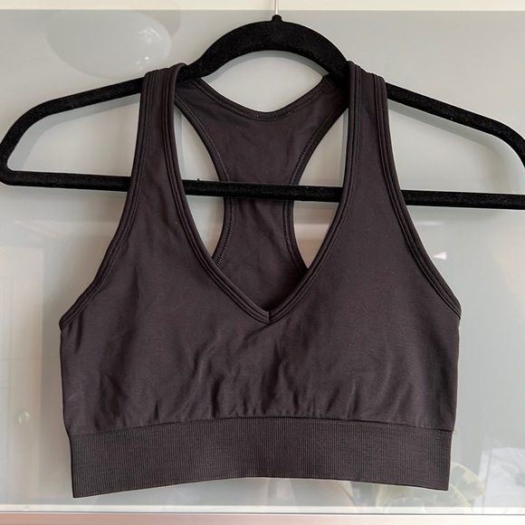 lululemon Ebb to Street V Neck Sports Bra in Black - Picture 1 of 2